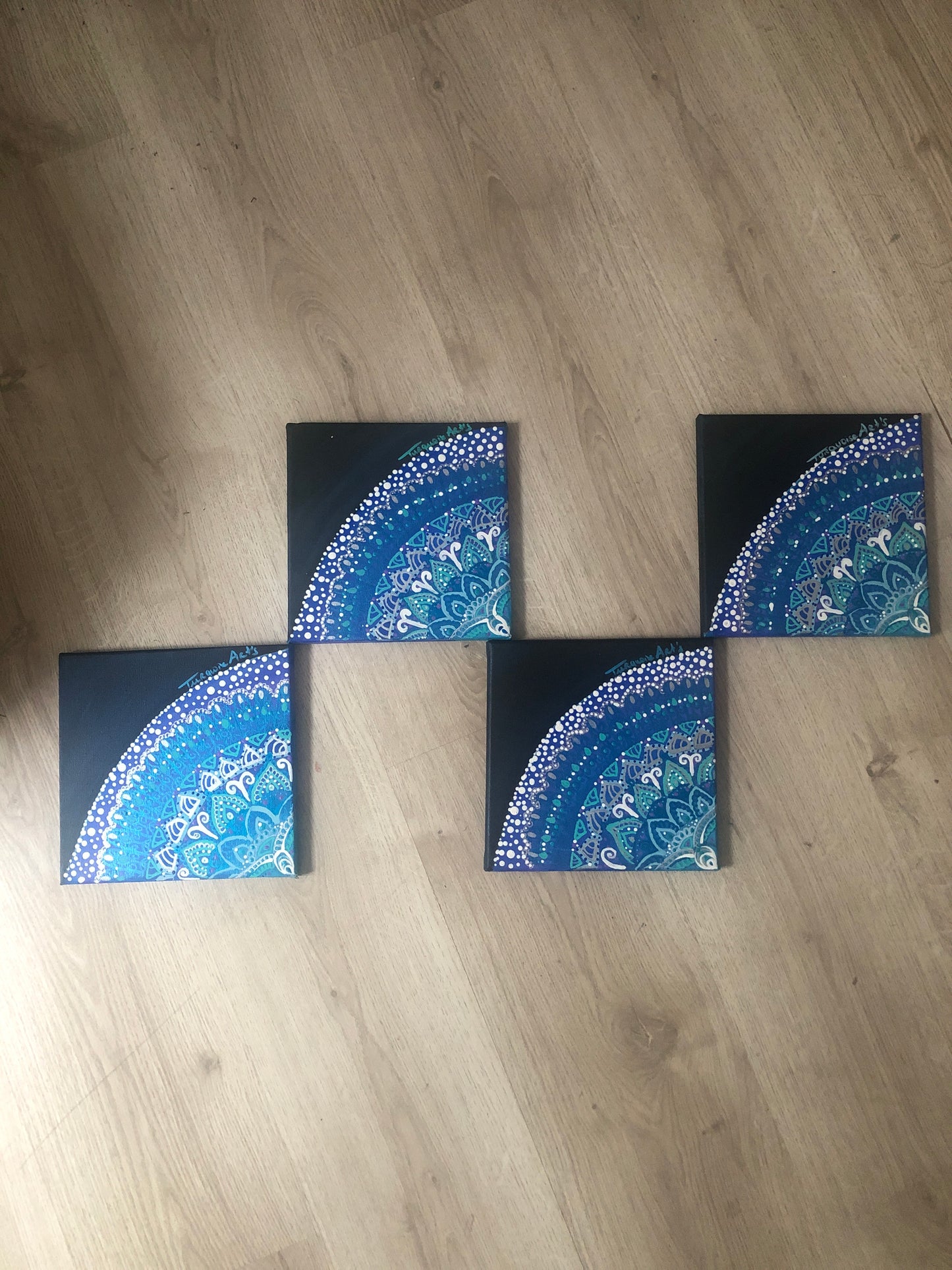 Toiles énergétiques « Mosaïque 4 toiles de 20/20 cm acrylique,qui créer un mandala »