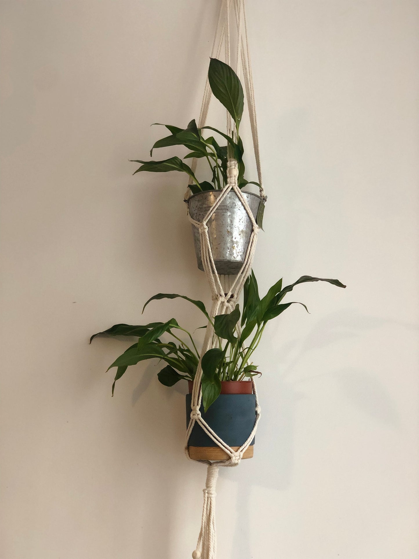 Suspension porte pot double en macramé