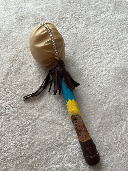 Hochet chamanique en cerf