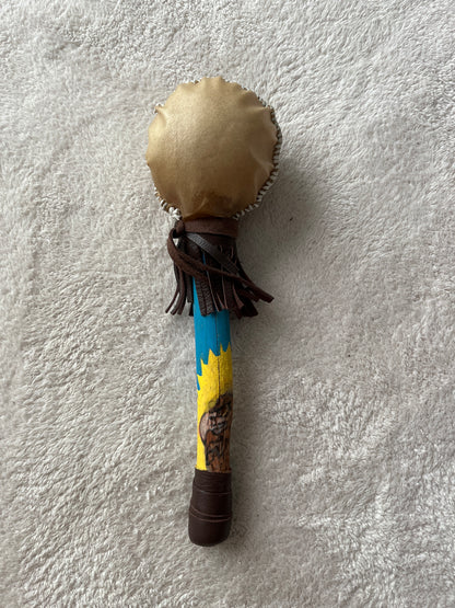 Hochet chamanique en cerf