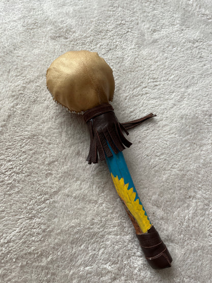 Hochet chamanique en cerf